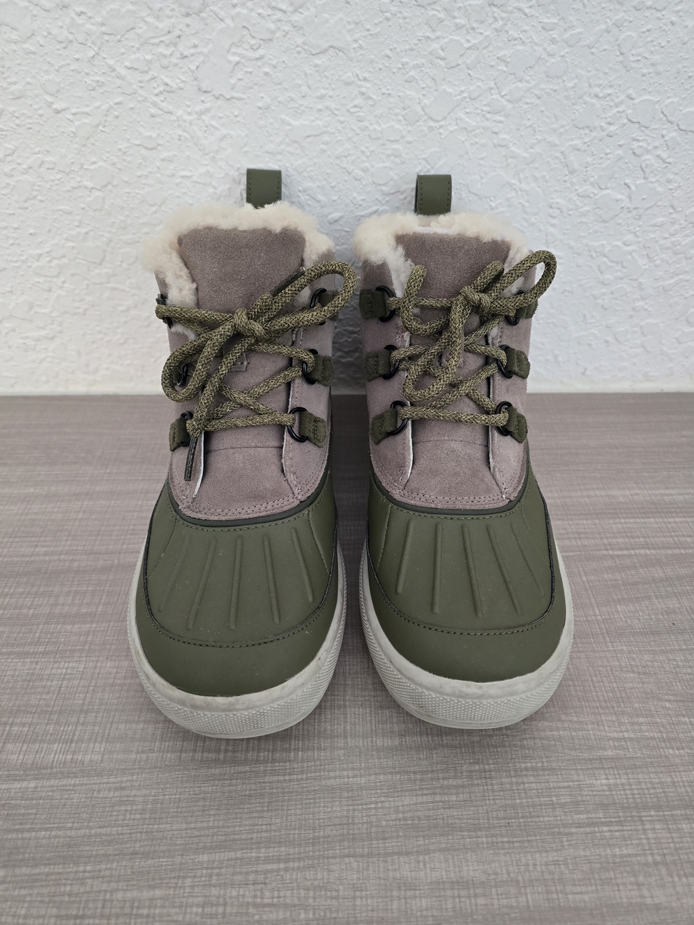 Nike ACG Woodside Chukka 2 Sherpa Boots Light Taupe Green Women’s 9.5
